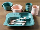 【お子様用食器】レストランでは仕切り付きの取り皿もご用意。かわいらしい恐竜柄♪