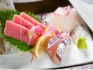 夕食一例【旬魚の盛り合わせ】