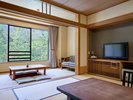 【スタンダード】谷川岳を望むスタンダード和室10畳+堀りごたつ(4.5畳)