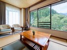 【松・楓】谷川岳を望む「和」のツインルーム8畳+堀りごたつ(一例)