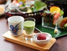 【朝食】スムージー×梅干し×お茶。和の朝食で、心も身体もリセット。贅沢な朝時間