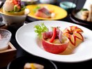 季節の旬を迎えた地元食材を中心に、一品一品、手作りにこだわったお料理
