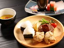 �y�c���̂��[�H���z ���ɂ����n���o�[�O�A���g�Ȃǂ������v���[�g�ɁB