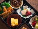 お子様用食事の松花堂弁当