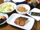 朝食は是非当ホテルの和定食をご堪能下さいませ。(有料となります。魚は日替わりです。)
