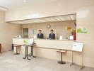 フロント:皆様のご来館をお待ちしております!