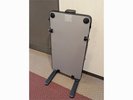 エレベーターホールにズボンプレッサーをご用意しております