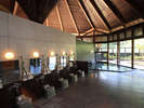 解放感ある温泉大浴場。サウナもございます。