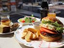 【選べる朝食】リソル佐世保風バーガー(ポテト付き)イメージ