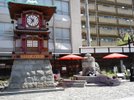 <坊っちゃんカラクリ時計>道後温泉駅前の広場にあります。当館から徒歩1〜2分♪