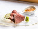 伊豆銘柄牛のローストビーフ わさび塩と香味おろしソース