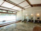 自然光溢れる大浴場無色透明のさらりとした泉質のお湯は、まさに「いたわりの湯」
