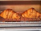 バルミューダで焼き上げるクロワッサンはサクサクで何個でも食べちゃいたくなります。
