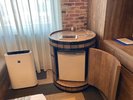 なんと樽の中には冷蔵庫が!!コンセントもあり便利です♪写真映えだけでなく実用性もばっちりです。