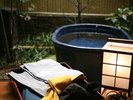 お部屋併設の露天風呂例:滞在中ずっとご利用頂けます。温泉ではございません。