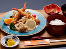 【0泊2食】日帰りプラン「選べる昼食」海老フライ&から揚げ定食イメージです。