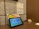 ホテル近隣の飲食店や観光地の検索ができるタブレットご用意しております。是非ご活用ください。