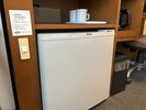 スタンダードタイプの冷蔵庫です。横のスイッチで電源の入切ができます。
