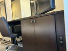 コンフォートタイプは冷蔵庫等の備品が収納されております。冷蔵庫のスイッチは扉の横にございます。