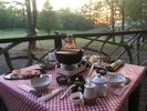 夕焼け、静けさ、森の空気、全てがアウトドアディナーの演出となります♪