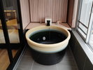 【洋モダンデラックス和洋室】循環ろ過式の天然温泉露天風呂は24時間適温をキープ!