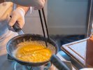 【ライブキッチン】朝食は料理人が焼き上げる「オムレツ」が人気!