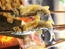 【ライブキッチン】夕食では地元の魚を焼きご提供!是非お楽しみください。