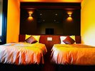 【和モダン和洋室】ベッドは全室シモンズ社のマットレスを採用。究極の眠りをお楽しみください。