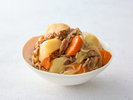 【肉じゃが】ほくほくのじゃがいもとやわらかな牛肉を、だしの旨みで煮込んだやさしい味わい