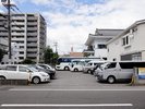 大きなお車でも安心です。バスやトラックの方もOK。台数に限りがあります。ご予約時にお申し付けください