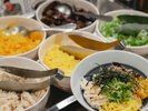 【朝食バイキング】鶏飯や特製カレー、焼きたてパン等をご用意
