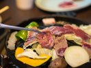 【蔵王名物ジンギスカン膳】ジューシーな生ラムを鉄鍋でお好きな焼き加減で召し上がれ