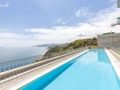 夏季限定のオーシャンビュープール。