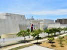徒歩9分♪「沖縄県立博物館・美術館」