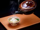 季節の香りを閉じ込めた、やさしい味わいの土瓶蒸し