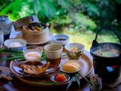 湯けむりの町でいただく、やさしい団子汁の朝ごはん