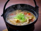 ふわりと広がる味噌の香りと、もちもちの団子が嬉しい朝の一杯