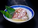名物“地獄蒸し”の鯛の兜蒸し