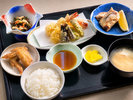 館内お食事処「うめの里」平日限定日替わり定食の一例