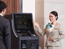 お支払いやチェックアウトは自動精算機が便利です