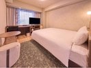 シンプルながら機能的なお部屋です。