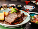 牛サーロインの朴葉味噌焼はグレードアップメニューで