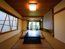 紅葉の間|<本館>10帖和室一例