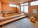 貸切風呂(通常は金曜日〜日曜日open)夏休み期間中は毎日営業します♪(予約受付は当日のみ)