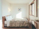 【デラックスシングルルーム】ベッド1台(130p×200p)/シングルより少し広めの19u/お子様は添寝可