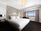 �X�^���_�[�h�W���j�A�X�C�[�g �L���O (1)