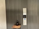 エレベータは防犯の観点で、ご宿泊者さまのみご利用いただけます。乗降時、カードキーのタッチが必要です。