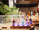 ラウンジでゆったりと楽しめる無料ウェルカムバー