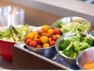 【約50種の朝食ブッフェ例】新鮮野菜もサラダバーでたっぷりと。1日の始まりには身体が喜ぶお食事を