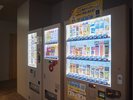 1Fロビー階┃アルコール、ソフトドリンク、食品の自動販売機がございます